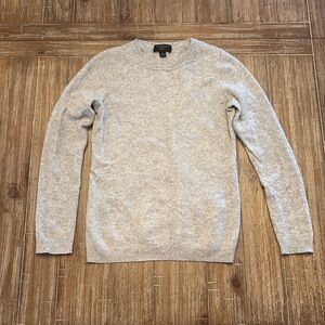 100% Cashmere crewneck light gray sweater. Size small.